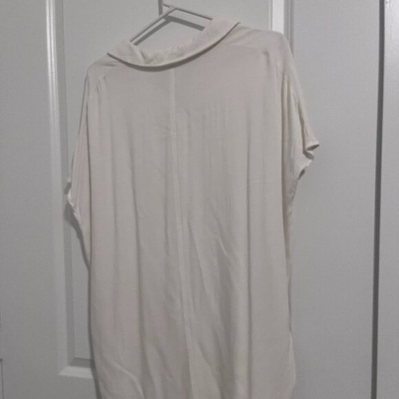 Oak + Fort Ivory Short Sleeve Button-Front Blouse – Size Small - Picture 4 of 5